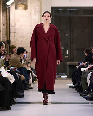 マメ クロゴウチ(Mame Kurogouchi) 2025-26年秋冬ウィメンズコレクション  - 写真7