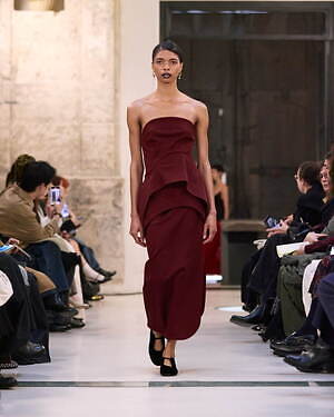 マメ クロゴウチ(Mame Kurogouchi) 2025-26年秋冬ウィメンズコレクション  - 写真9