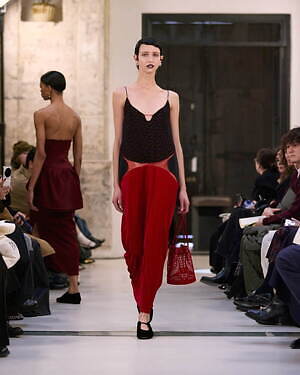 マメ クロゴウチ(Mame Kurogouchi) 2025-26年秋冬ウィメンズコレクション  - 写真10