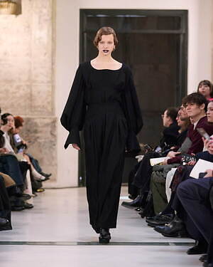 マメ クロゴウチ(Mame Kurogouchi) 2025-26年秋冬ウィメンズコレクション  - 写真11