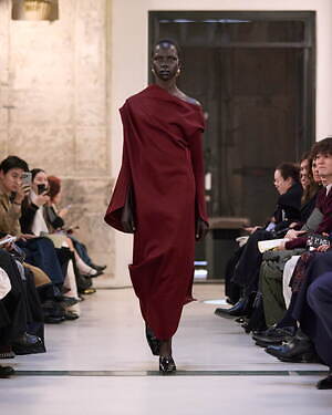 マメ クロゴウチ(Mame Kurogouchi) 2025-26年秋冬ウィメンズコレクション  - 写真12