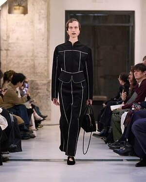 マメ クロゴウチ(Mame Kurogouchi) 2025-26年秋冬ウィメンズコレクション  - 写真14