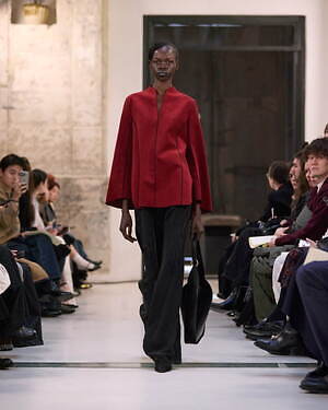 マメ クロゴウチ(Mame Kurogouchi) 2025-26年秋冬ウィメンズコレクション  - 写真16