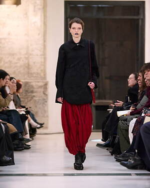 マメ クロゴウチ(Mame Kurogouchi) 2025-26年秋冬ウィメンズコレクション  - 写真18