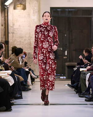 マメ クロゴウチ(Mame Kurogouchi) 2025-26年秋冬ウィメンズコレクション  - 写真29