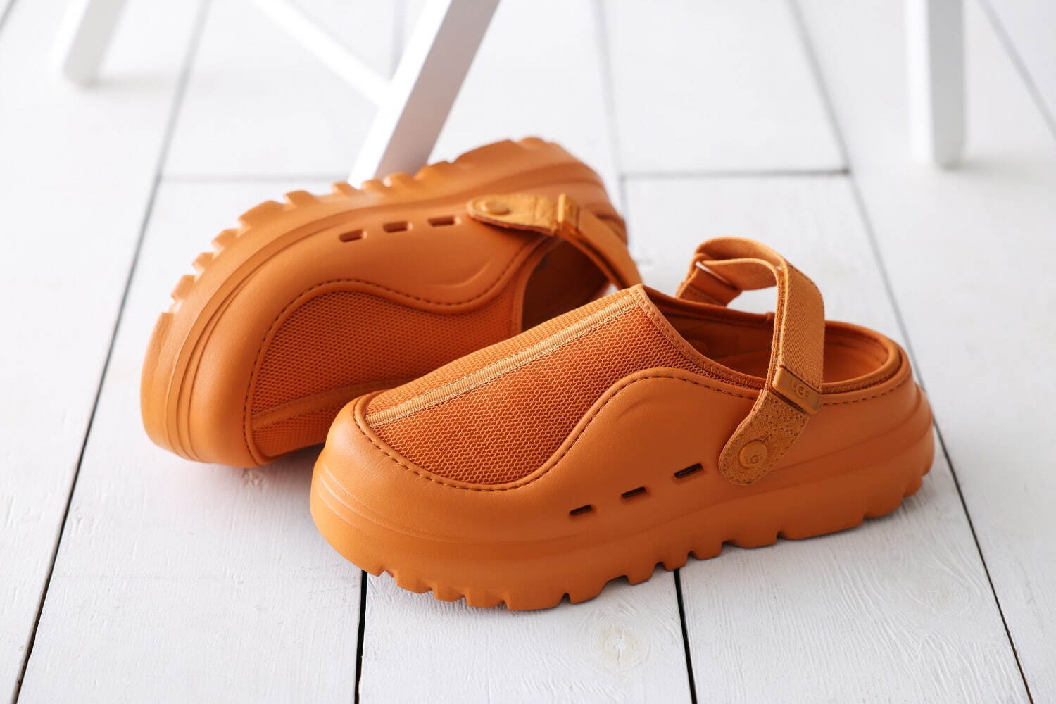 UGG25年春夏サンダル「ピークモッド」メッシュアッパー