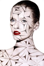 NARSからシアーに輝くメタリックカラーのホリデーカラーコレクション、モダンなレース模様パッケージ｜写真1