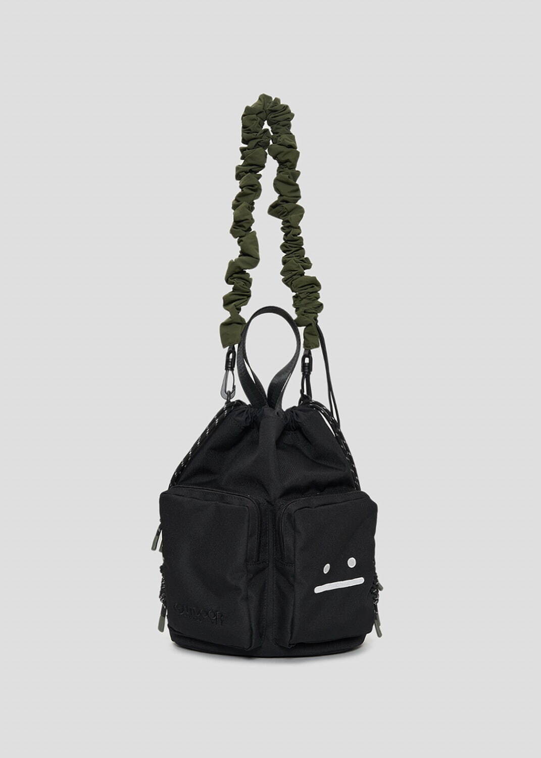 2WAY ミニバッグ ビューティフルシャドーズーム 12,000円
サイズ：W23×H30×D16cm、ショルダー110cm(最長時)