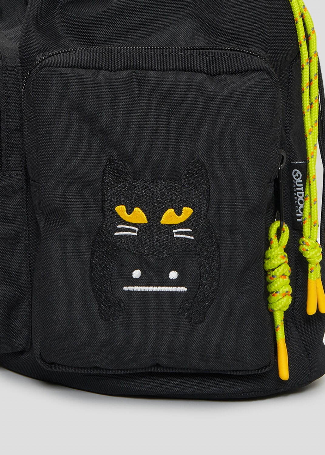 アウトドアプロダクツ×グラニフ、“威嚇中”レッサーパンダや黒猫を刺繍した2WAYミニバッグ｜写真18