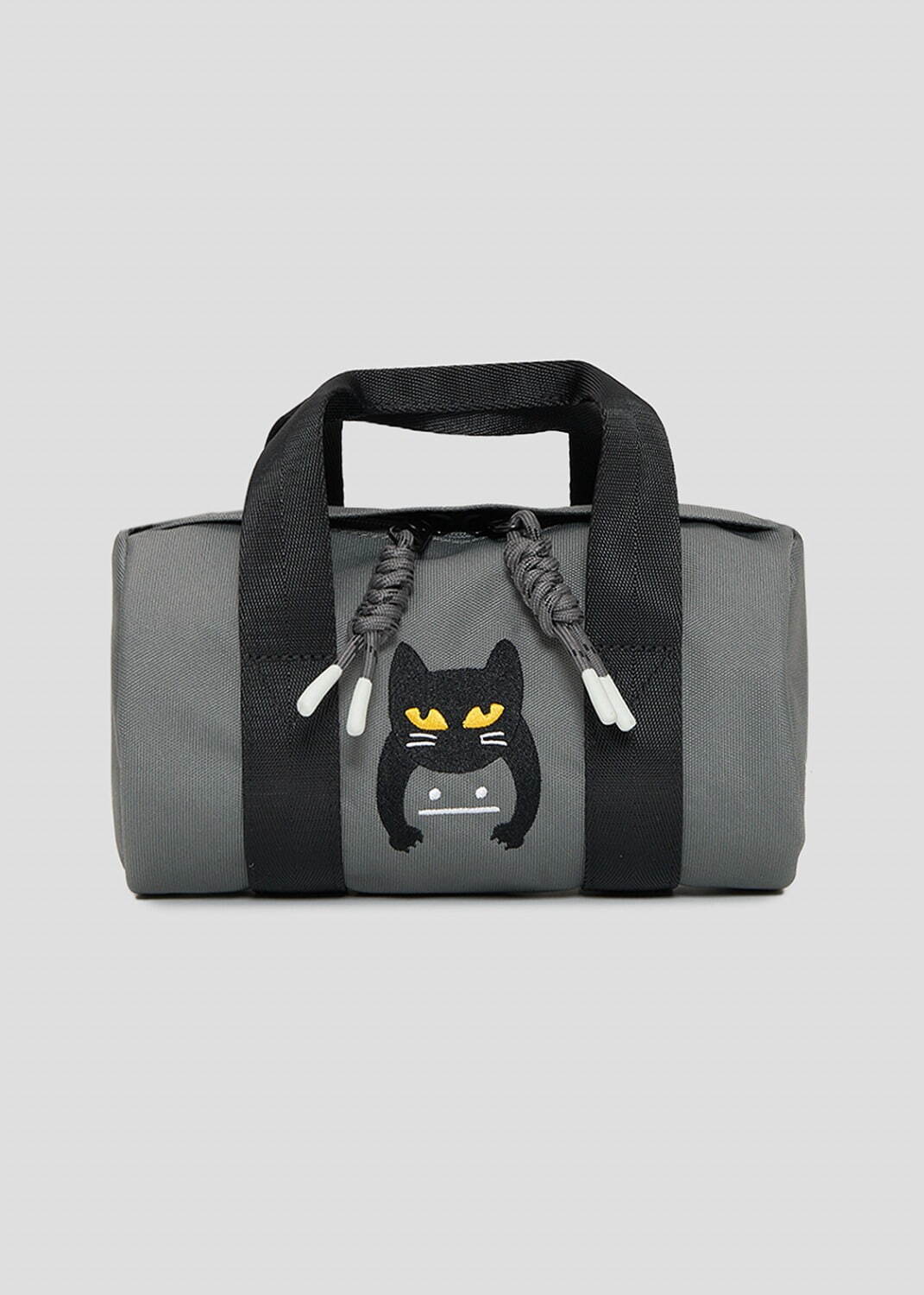 アウトドアプロダクツ×グラニフ、“威嚇中”レッサーパンダや黒猫を刺繍した2WAYミニバッグ｜写真25
