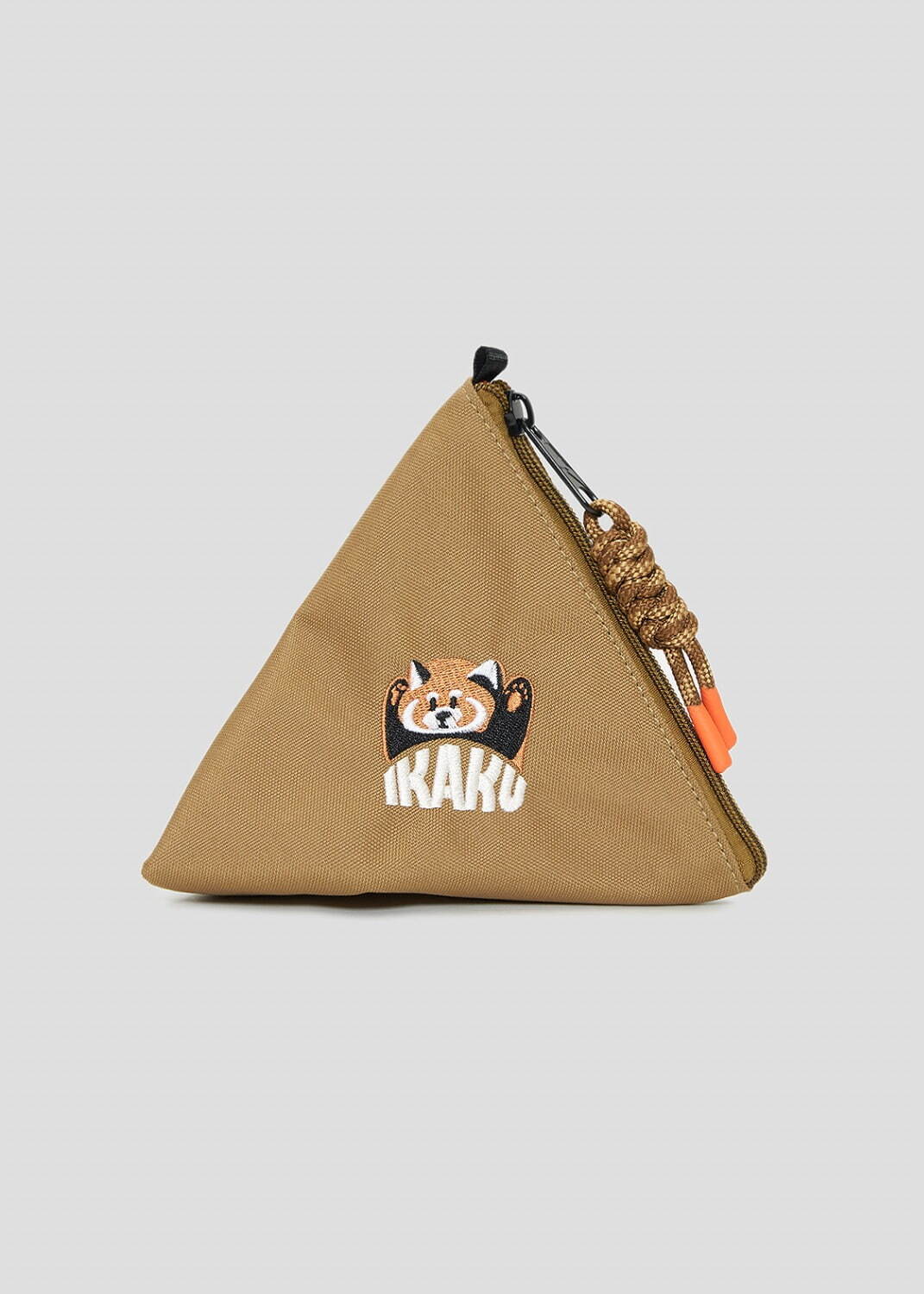 アウトドアプロダクツ×グラニフ、“威嚇中”レッサーパンダや黒猫を刺繍した2WAYミニバッグ｜写真44