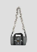 アウトドアプロダクツ×グラニフ、“威嚇中”レッサーパンダや黒猫を刺繍した2WAYミニバッグ｜写真7