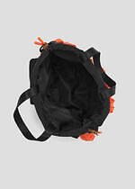 アウトドアプロダクツ×グラニフ、“威嚇中”レッサーパンダや黒猫を刺繍した2WAYミニバッグ｜写真20