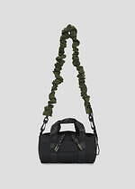 アウトドアプロダクツ×グラニフ、“威嚇中”レッサーパンダや黒猫を刺繍した2WAYミニバッグ｜写真4