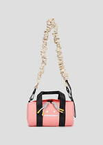 アウトドアプロダクツ×グラニフ、“威嚇中”レッサーパンダや黒猫を刺繍した2WAYミニバッグ｜写真5