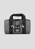 アウトドアプロダクツ×グラニフ、“威嚇中”レッサーパンダや黒猫を刺繍した2WAYミニバッグ｜写真25