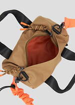 アウトドアプロダクツ×グラニフ、“威嚇中”レッサーパンダや黒猫を刺繍した2WAYミニバッグ｜写真27