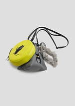 アウトドアプロダクツ×グラニフ、“威嚇中”レッサーパンダや黒猫を刺繍した2WAYミニバッグ｜写真12