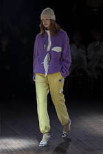 アンダーカバー 2025-26年秋冬コレクション - ぬいぐるみと無造作なスタイル｜写真9