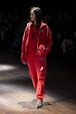 アンダーカバー 2025-26年秋冬コレクション - ぬいぐるみと無造作なスタイル｜写真13