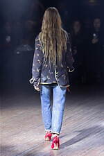 アンダーカバー 2025-26年秋冬コレクション - ぬいぐるみと無造作なスタイル｜写真26