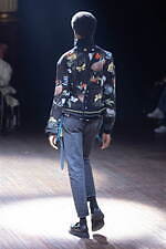 アンダーカバー 2025-26年秋冬コレクション - ぬいぐるみと無造作なスタイル｜写真28