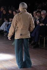 アンダーカバー 2025-26年秋冬コレクション - ぬいぐるみと無造作なスタイル｜写真36