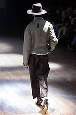 アンダーカバー 2025-26年秋冬コレクション - ぬいぐるみと無造作なスタイル｜写真40