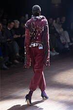 アンダーカバー 2025-26年秋冬コレクション - ぬいぐるみと無造作なスタイル｜写真52