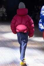 アンダーカバー 2025-26年秋冬コレクション - ぬいぐるみと無造作なスタイル｜写真56