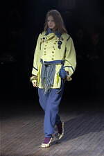 アンダーカバー 2025-26年秋冬コレクション - ぬいぐるみと無造作なスタイル｜写真61