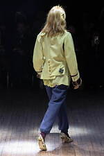 アンダーカバー 2025-26年秋冬コレクション - ぬいぐるみと無造作なスタイル｜写真62