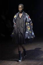 アンダーカバー 2025-26年秋冬コレクション - ぬいぐるみと無造作なスタイル｜写真71