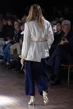 アンダーカバー 2025-26年秋冬コレクション - ぬいぐるみと無造作なスタイル｜写真74