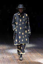 アンダーカバー 2025-26年秋冬コレクション - ぬいぐるみと無造作なスタイル｜写真77