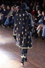 アンダーカバー 2025-26年秋冬コレクション - ぬいぐるみと無造作なスタイル｜写真78