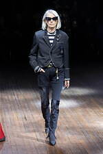 アンダーカバー 2025-26年秋冬コレクション - ぬいぐるみと無造作なスタイル｜写真79