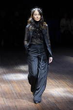 アンダーカバー 2025-26年秋冬コレクション - ぬいぐるみと無造作なスタイル｜写真81