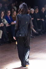 アンダーカバー 2025-26年秋冬コレクション - ぬいぐるみと無造作なスタイル｜写真82