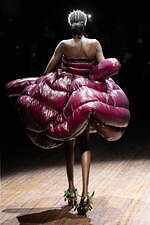 アンダーカバー 2025-26年秋冬コレクション - ぬいぐるみと無造作なスタイル｜写真92