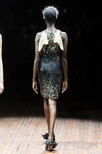 アンダーカバー 2025-26年秋冬コレクション - ぬいぐるみと無造作なスタイル｜写真96