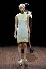 アンダーカバー 2025-26年秋冬コレクション - ぬいぐるみと無造作なスタイル｜写真97