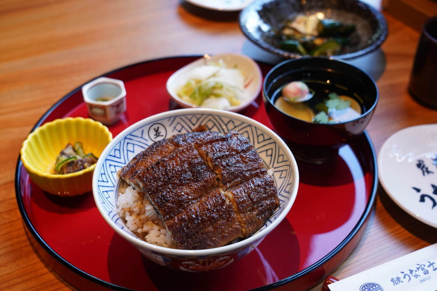 「炭焼 うな富士」名古屋発の鰻屋がグラングリーン大阪南館に、“ふわとろ特大うなぎ”のひつまぶしなど｜写真1
