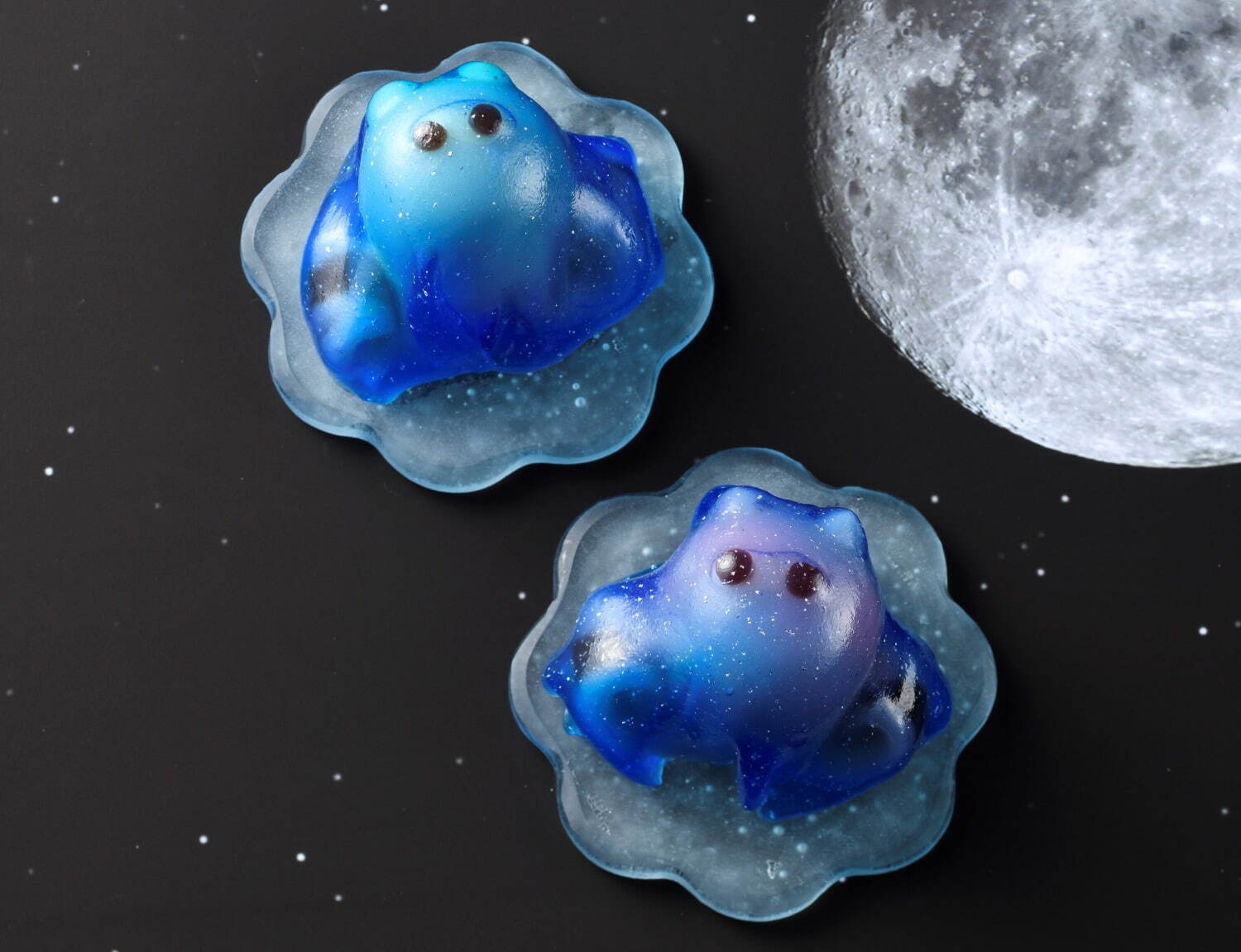宇宙モチーフ和菓子が日本橋三越本店「全国銘菓展」に、ロケット浮かぶ羊羹＆エイリアン型練り菓子｜写真2