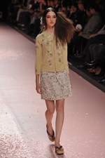 冨永愛など豪華モデルの競演！ケイタマルヤマ(KEITA MARUYAMA)の2011年春夏コレクション｜写真14