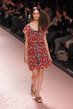 冨永愛など豪華モデルの競演！ケイタマルヤマ(KEITA MARUYAMA)の2011年春夏コレクション｜写真41