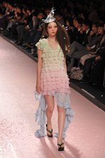 冨永愛など豪華モデルの競演！ケイタマルヤマ(KEITA MARUYAMA)の2011年春夏コレクション｜写真46