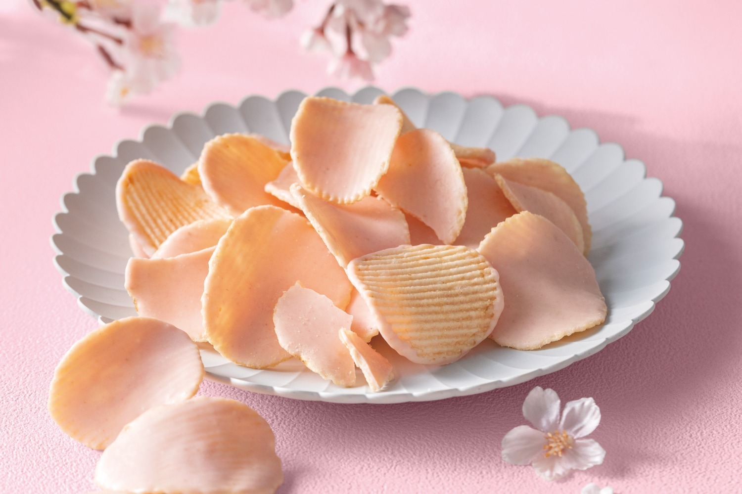 桜スイーツ｜ゴディバ「ポテトチップス チョコレート 桜」“桜香る”ホワイトチョコの甘じょっぱい春限定スイーツ