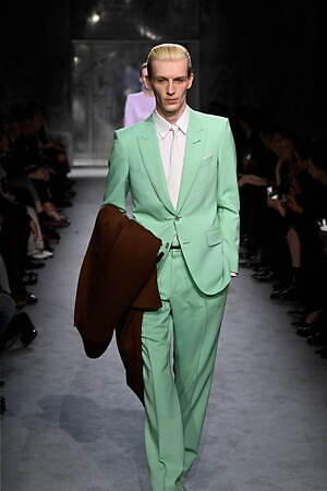 トム フォード(TOM FORD) 2025-26年秋冬ウィメンズ&メンズコレクション  - 写真37