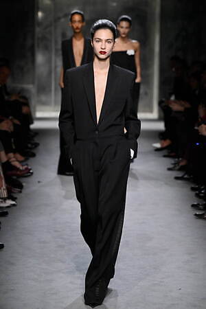 トム フォード(TOM FORD) 2025-26年秋冬ウィメンズ&メンズコレクション  - 写真40